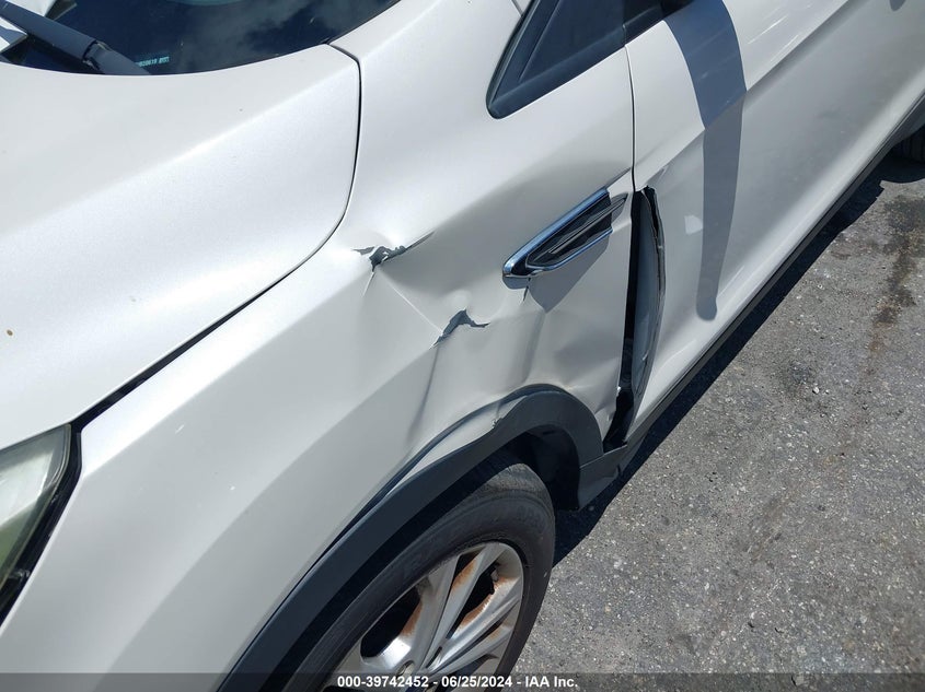 VIN 1FMCU0HD9JUB20619 2018 FORD ESCAPE SEL