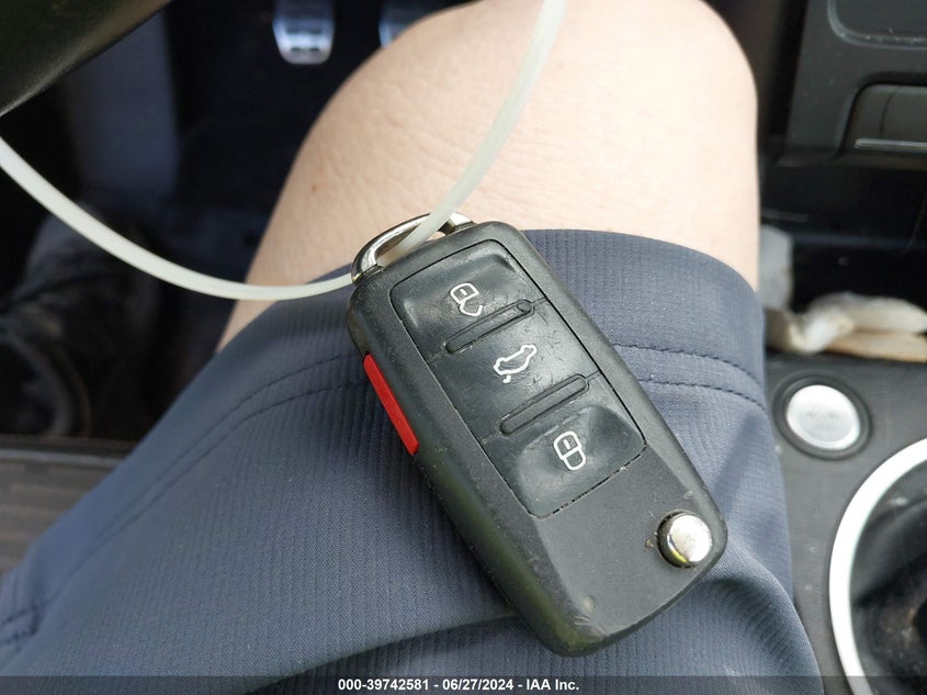 2013 VOLKSWAGEN BEETLE TURBO - 3VW4T7AT9DM683262