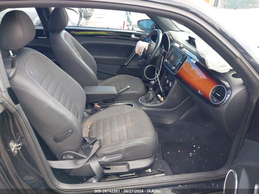 2013 VOLKSWAGEN BEETLE TURBO - 3VW4T7AT9DM683262