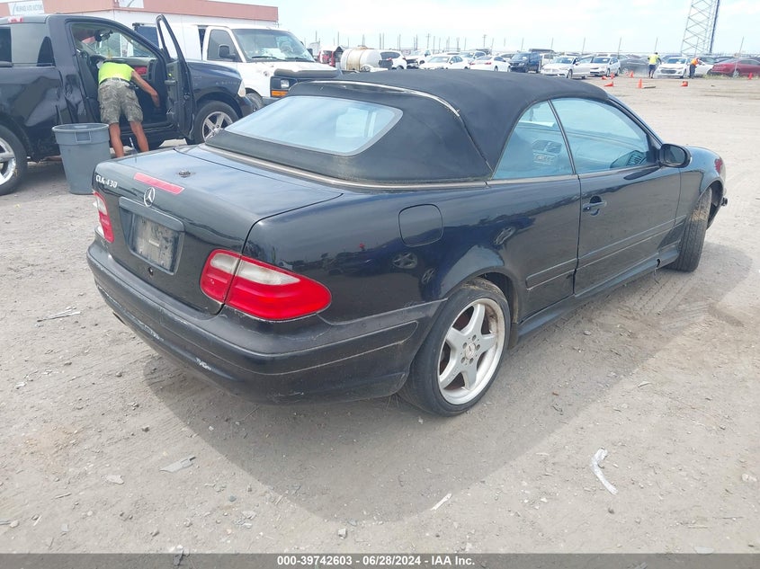 2002 Mercedes-Benz Clk 430 VIN: WDBLK70GX2T128789 Lot: 39742603