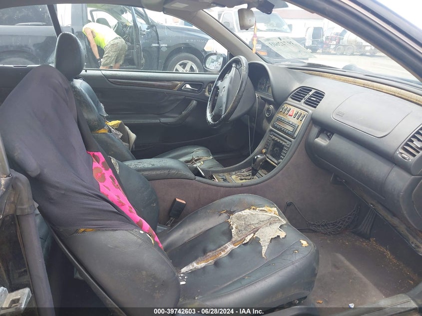 2002 Mercedes-Benz Clk 430 VIN: WDBLK70GX2T128789 Lot: 39742603