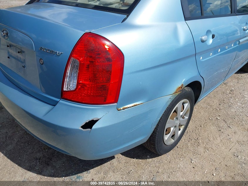 2009 Hyundai Accent Gls VIN: KMHCN46CX9U381557 Lot: 39742835