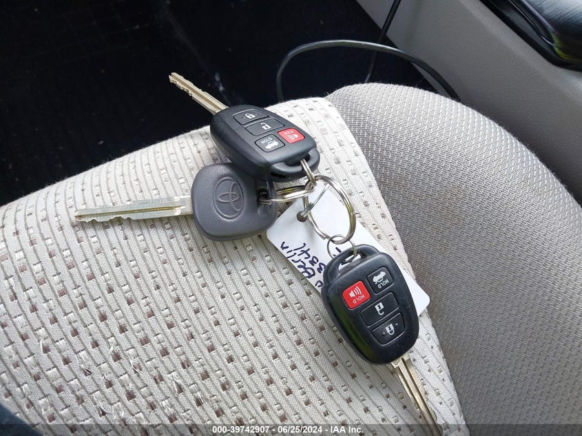 2012 Toyota Camry Le VIN: 4T4BF1FK3CR205493 Lot: 39742907