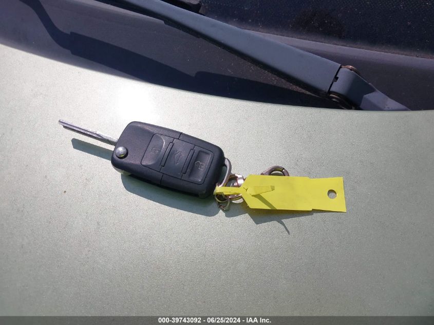 2008 Volkswagen New Beetle S VIN: 3VWPW31C98M513213 Lot: 39743092