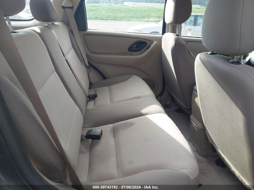 2004 Ford Escape Xls VIN: 1FMYU92174KA79772 Lot: 39743192