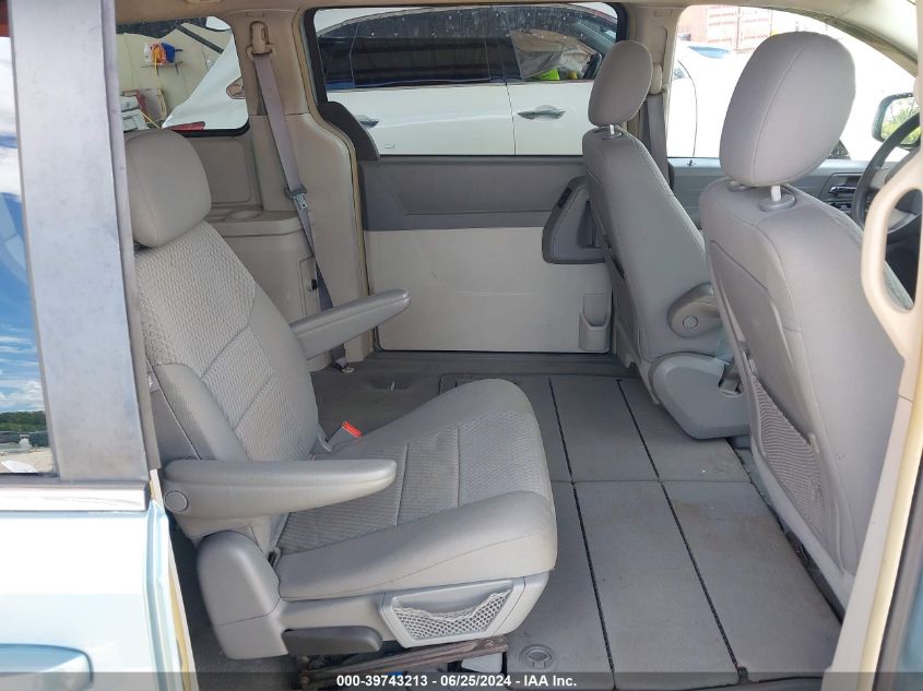 2009 Chrysler Town & Country Lx VIN: 2A8HR44E39R590924 Lot: 39743213