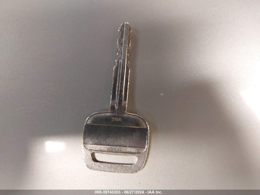 2003 Toyota Camry Le VIN: 4T1BE32K13U671132 Lot: 39743303