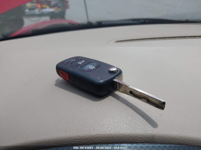 2013 Volkswagen Beetle 2.0T Turbo VIN: 3VWV67AT8DM646490 Lot: 39743593