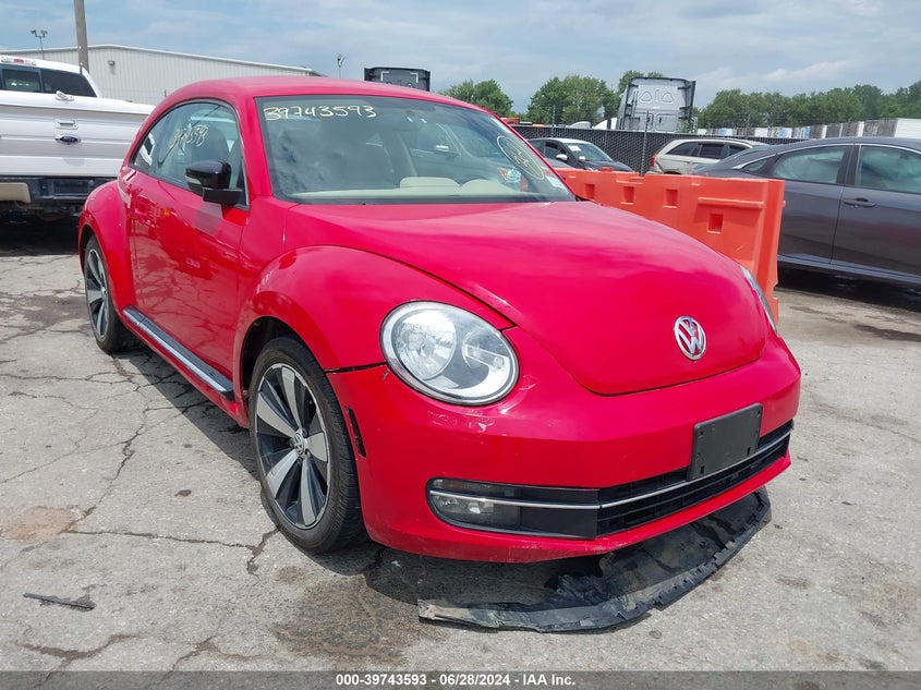 2013 VOLKSWAGEN BEETLE 2.0T TURBO - 3VWV67AT8DM646490