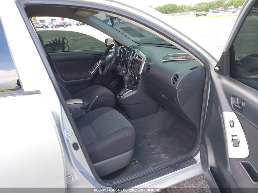 2006 Toyota Matrix VIN: 2T1KR32E56C611455 Lot: 39743654