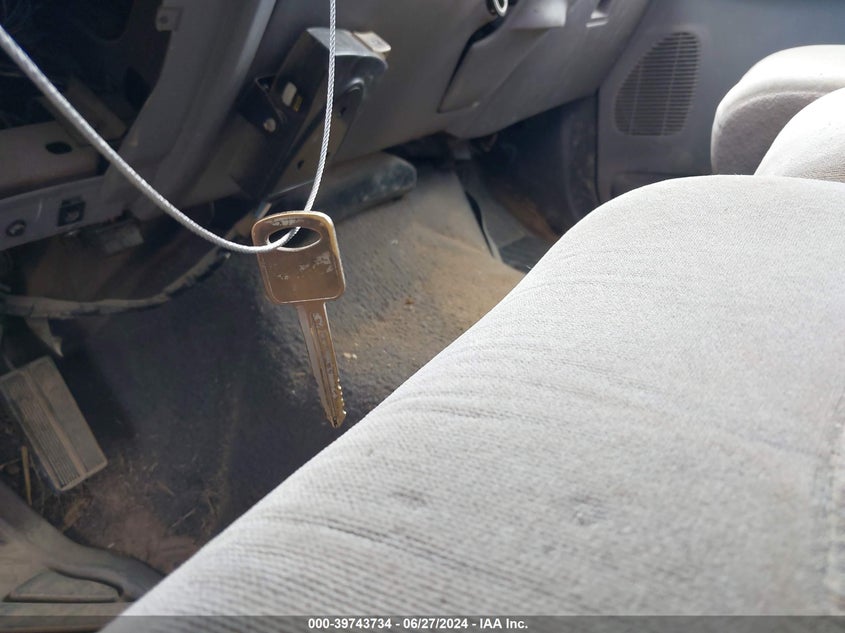 1999 Ford F-250 Lariat/Xl/Xlt VIN: 1FTNX20F8XEB44555 Lot: 39743734