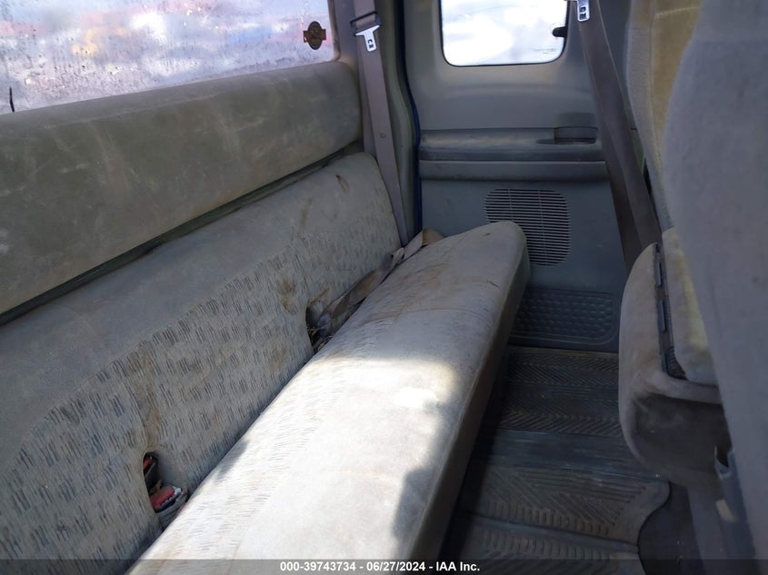 1999 Ford F-250 Lariat/Xl/Xlt VIN: 1FTNX20F8XEB44555 Lot: 39743734