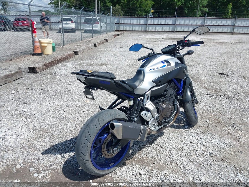 2016 YAMAHA FZ07 JYARM06E4GA008004