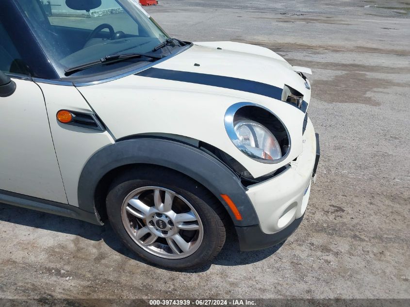 2013 MINI HARDTOP COOPER - WMWSU3C56DT371851