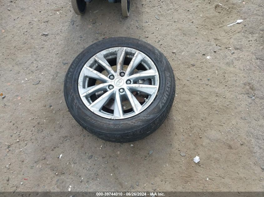 2015 Infiniti Q50 Premium/Sport VIN: JN1BV7ARXFM419445 Lot: 39744010