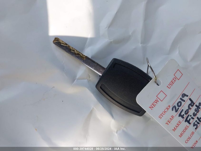 2019 Ford Fiesta Se VIN: 3FADP4EJ3KM134447 Lot: 39744028