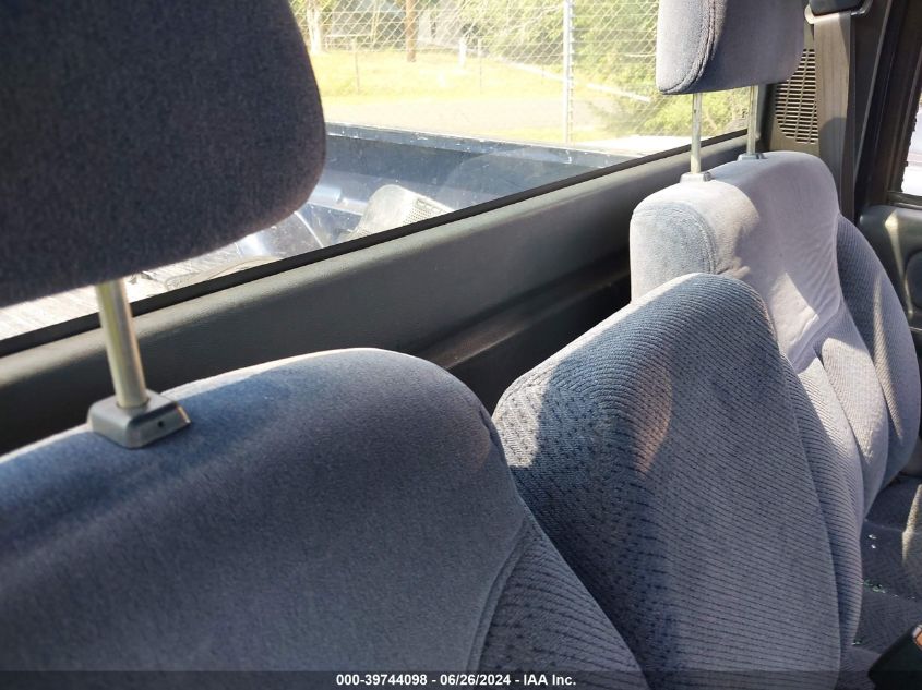 1995 Chevrolet Gmt-400 C1500 VIN: 1GCEC14H1SZ194393 Lot: 39744098