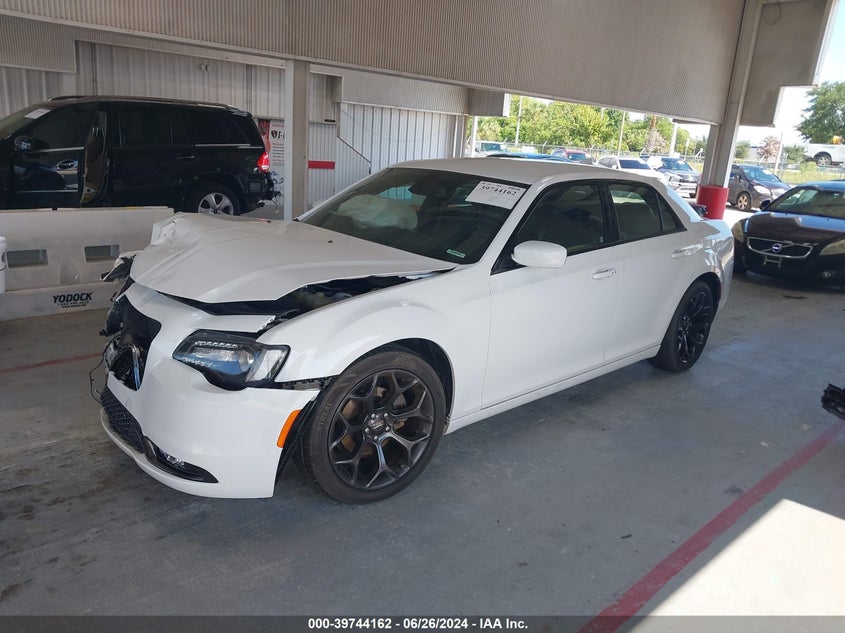 VIN 2C3CCABG0KH537944 2019 CHRYSLER 300 S