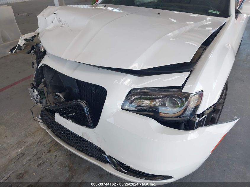 2019 Chrysler 300 S VIN: 2C3CCABG0KH537944 Lot: 39744162