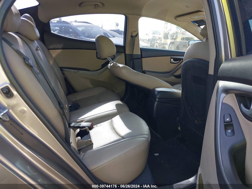 2014 Hyundai Elantra Se/Sport/Limited VIN: 5NPDH4AE3EH482825 Lot: 39744176