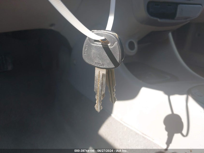 2005 Hyundai Accent Gl VIN: KMHCG45C55U673302 Lot: 39744198