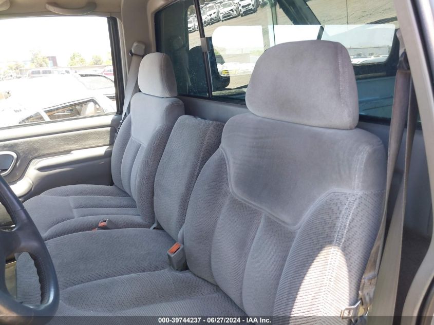 1996 Chevrolet Gmt-400 K1500 VIN: 1GCEK14R6TZ135353 Lot: 39744237