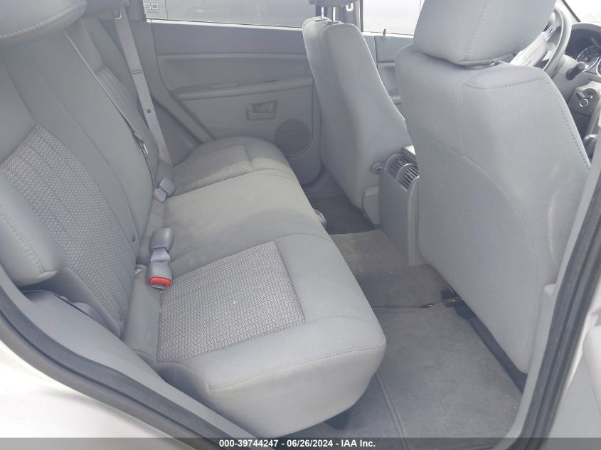 2007 Jeep Grand Cherokee Laredo VIN: 1J8GR48K17C677786 Lot: 39744247