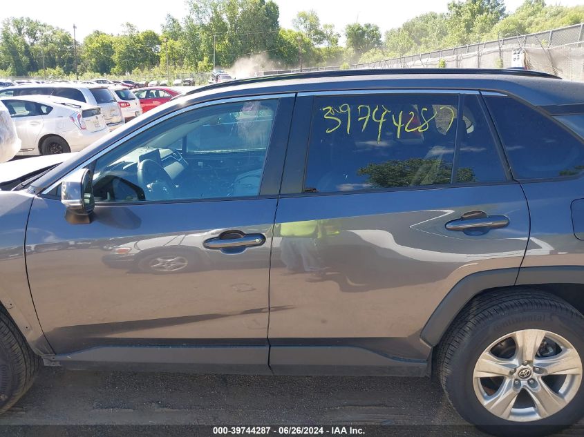 2021 Toyota Rav4 Xle/Xle Premium VIN: 2T3P1RFV1MW220512 Lot: 39744287