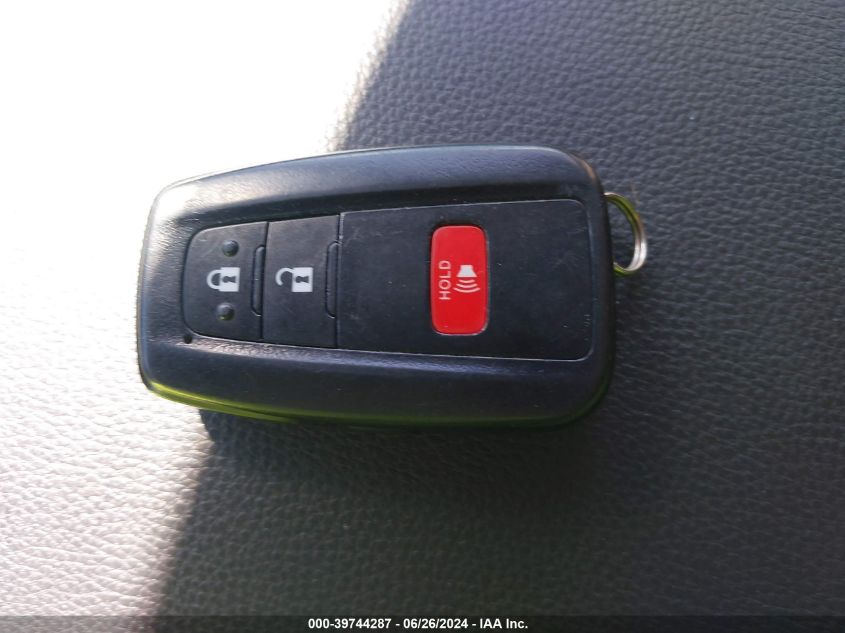 2021 Toyota Rav4 Xle/Xle Premium VIN: 2T3P1RFV1MW220512 Lot: 39744287