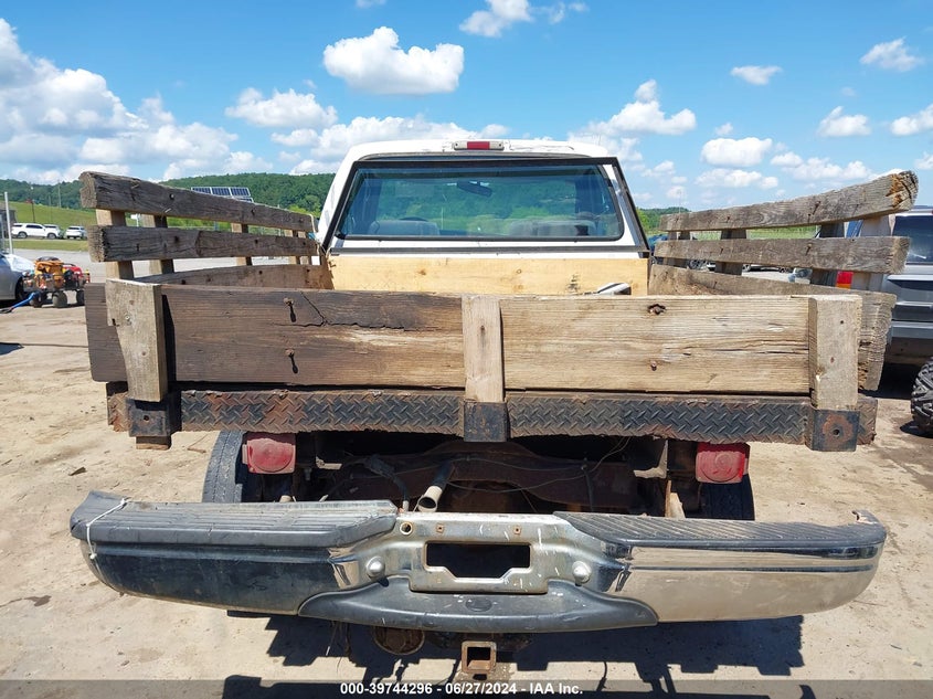 1999 Ford F-250 Lariat/Xl/Xlt VIN: 1FTNF21L2XEA73148 Lot: 39744296