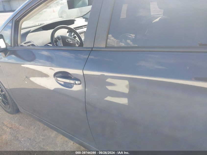 2015 Toyota Prius Two VIN: JTDKN3DUXF1992871 Lot: 39744398