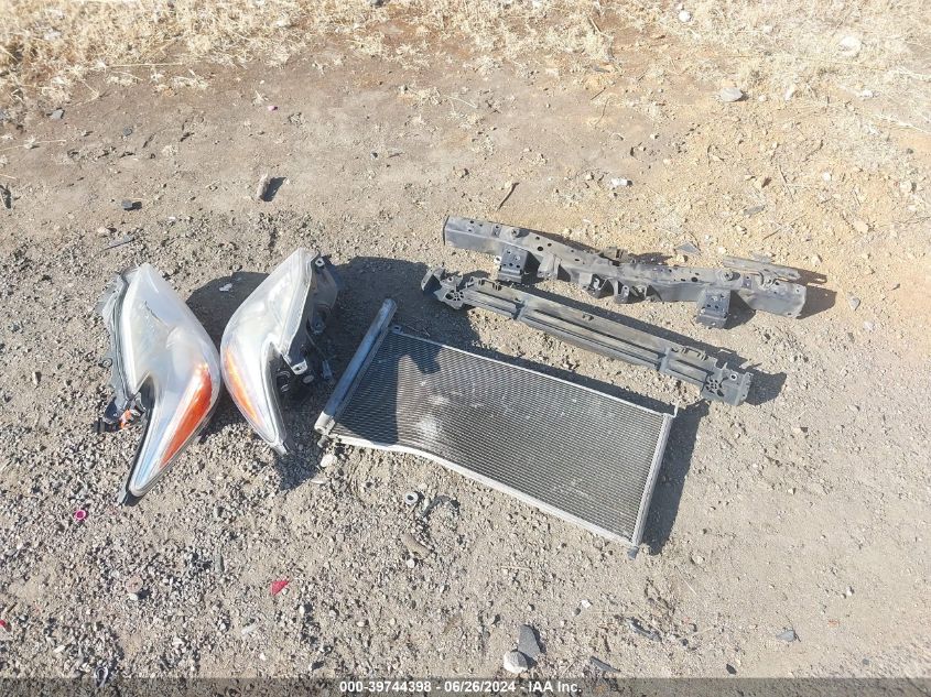 2015 Toyota Prius Two VIN: JTDKN3DUXF1992871 Lot: 39744398