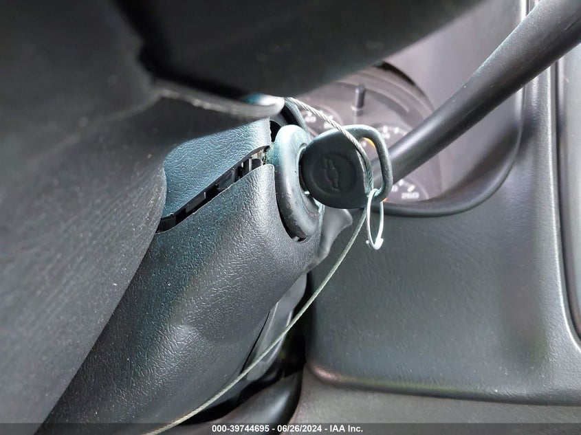 2003 Chevrolet Silverado 1500 VIN: 1GCEC14X33Z125312 Lot: 39744695