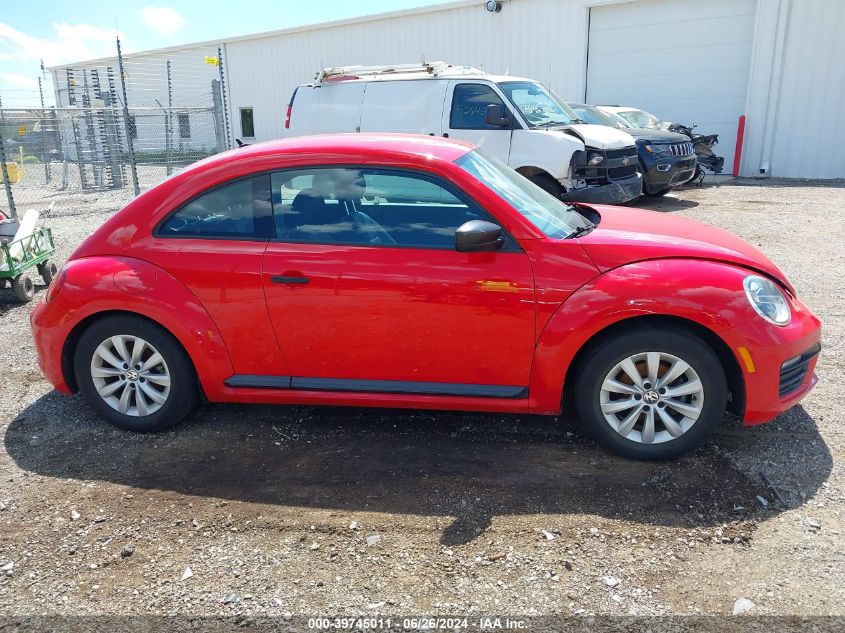2017 Volkswagen Beetle #Pinkbeetle/1.8T Classic/1.8T S VIN: 3VWF17AT8HM626880 Lot: 39745011
