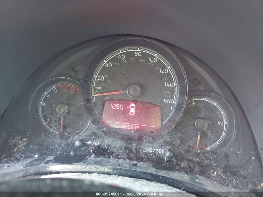 2017 Volkswagen Beetle #Pinkbeetle/1.8T Classic/1.8T S VIN: 3VWF17AT8HM626880 Lot: 39745011