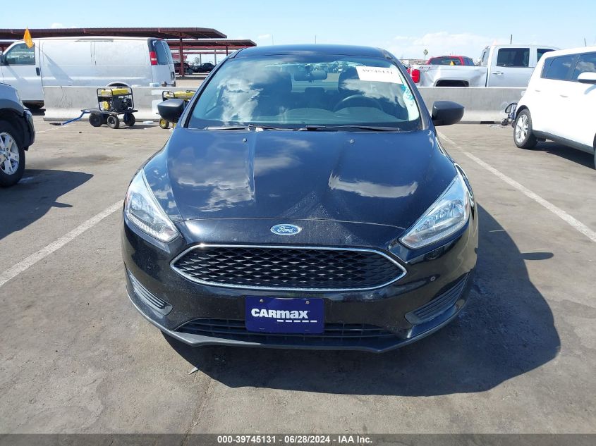 2017 Ford Focus S VIN: 1FADP3E26HL267040 Lot: 39745131
