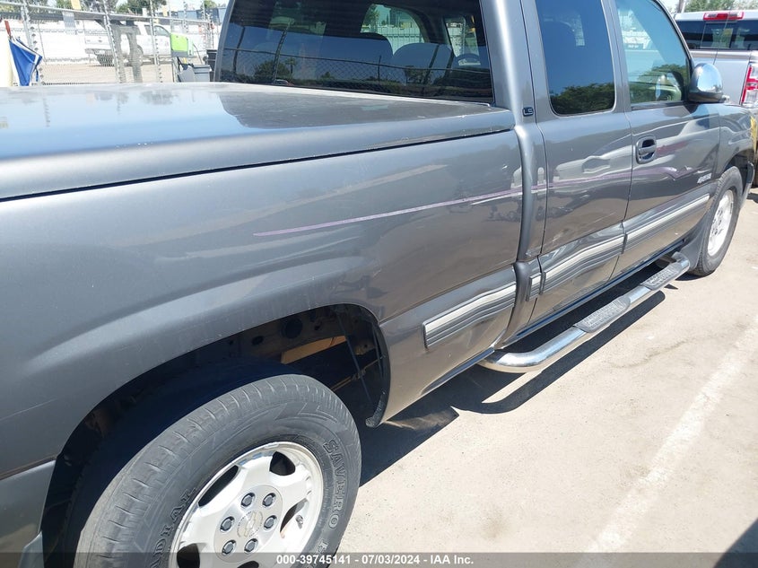 2000 Chevrolet Silverado 1500 C1500 VIN: 2GCEC19T1Y1223535 Lot: 39745141