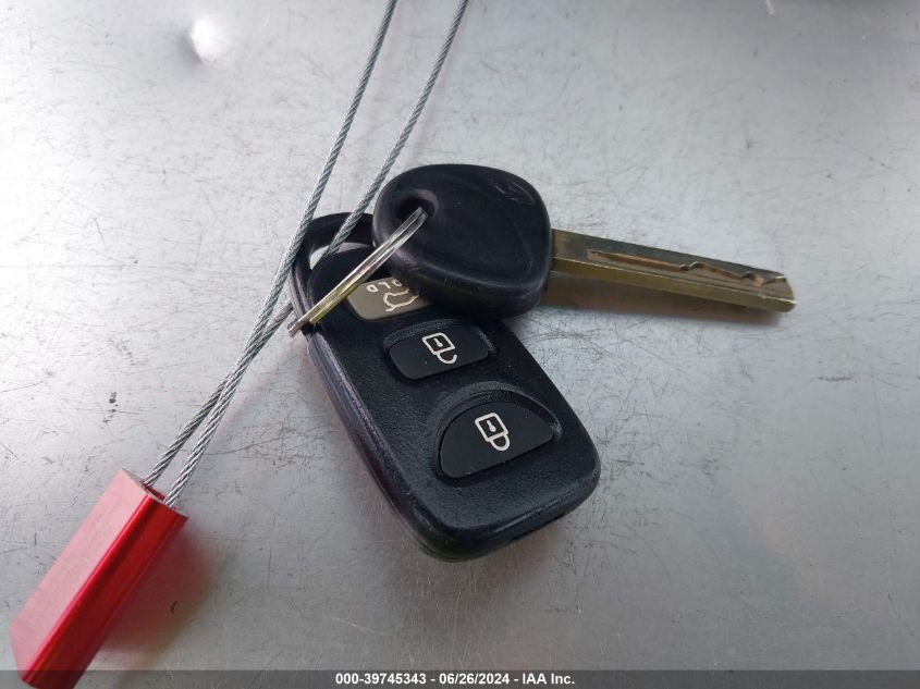 2013 Hyundai Veloster Base W/Gray VIN: KMHTC6AD1DU100773 Lot: 39745343