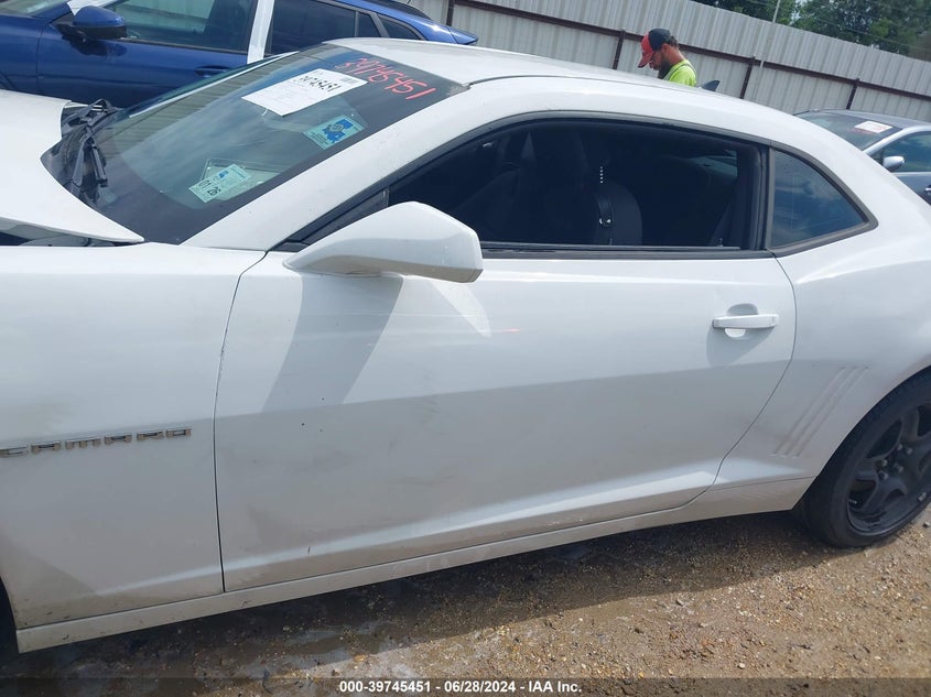 2015 Chevrolet Camaro 2Ls VIN: 2G1FB1E32F9182370 Lot: 39745451