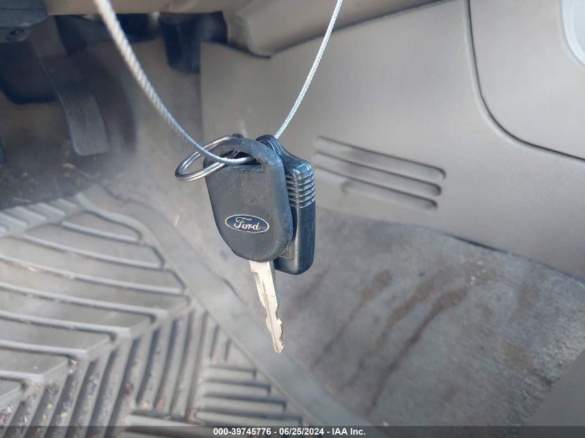 2002 Ford Explorer Xls VIN: 1FMZU62E62ZB68873 Lot: 39745776