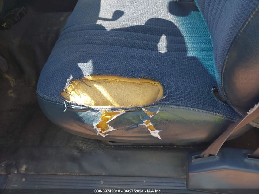 1995 Chevrolet Gmt-400 C1500 VIN: 1GCEC14Z2SZ228110 Lot: 39745810