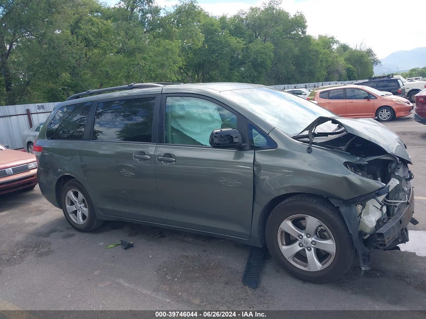 2011 Toyota Sienna Le V6 VIN: 5TDKK3DC5BS126752 Lot: 39746044
