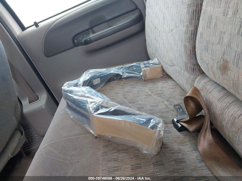 1999 Ford F-250 Lariat/Xl/Xlt VIN: 1FTNW21F3XED23362 Lot: 39746086