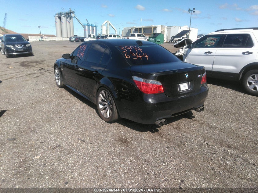 2006 BMW M5 VIN: WBSNB93526CX06432 Lot: 39746344