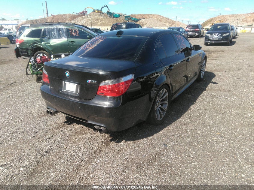 2006 BMW M5 VIN: WBSNB93526CX06432 Lot: 39746344