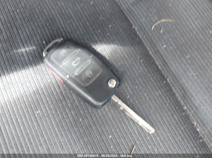 2007 Volkswagen Rabbit 2-Door VIN: WVWAR71K87W034939 Lot: 39746419