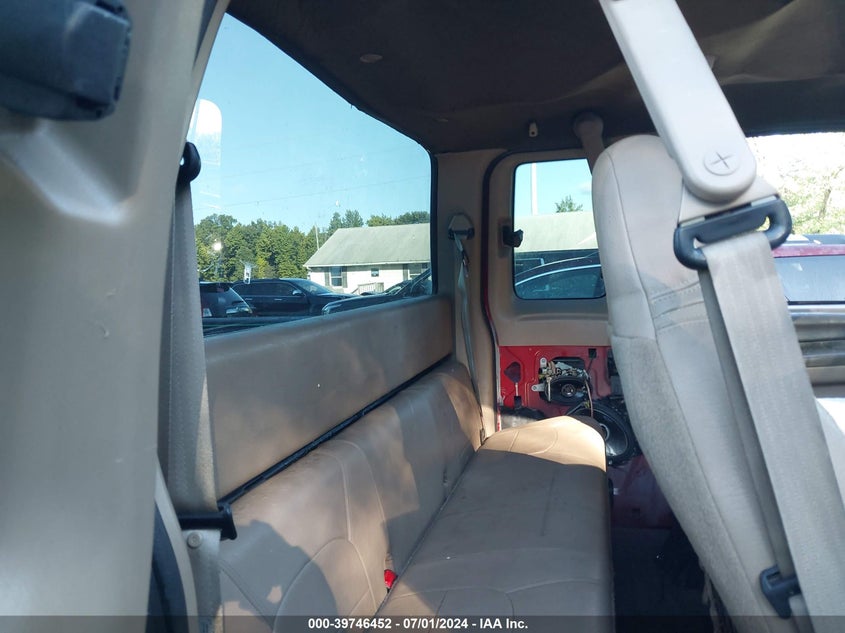 1999 Ford F-250 Lariat/Xl/Xlt VIN: 1FTNX21F4XEC89039 Lot: 39746452