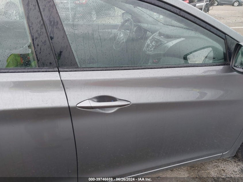 2013 Hyundai Elantra Gls VIN: 5NPDH4AE5DH393692 Lot: 39746659