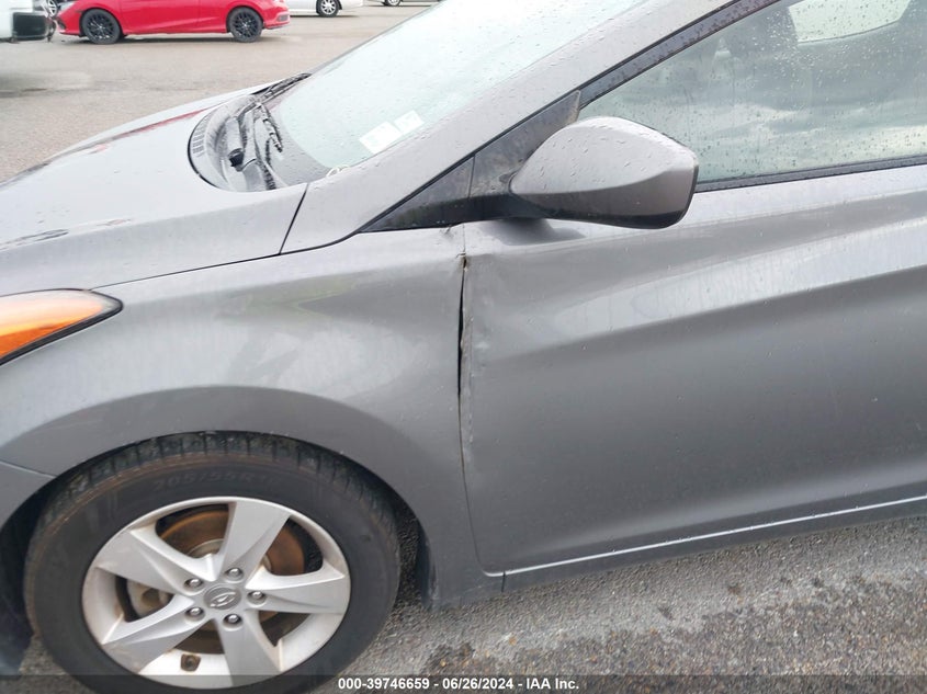 2013 Hyundai Elantra Gls VIN: 5NPDH4AE5DH393692 Lot: 39746659