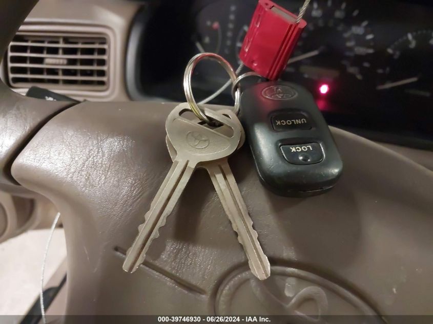 2000 Toyota Camry Le VIN: JT2BG22K1Y0506360 Lot: 39746930